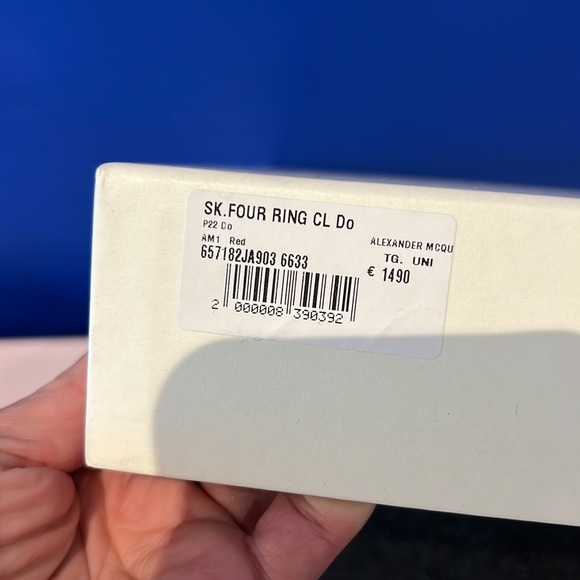 ❤️ Brand NWT Red Four-Ring Clear Box Clutch
ALEXANDER MCQUEEN ❤️ - Picture 7 of 8